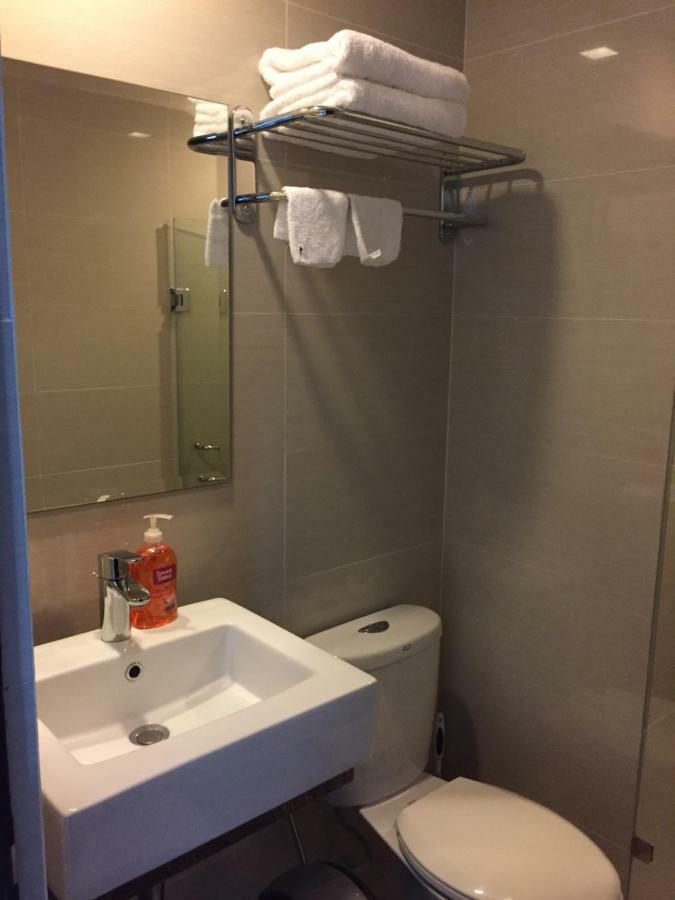 101 Newport Condo C2 マニラ市 エクステリア 写真