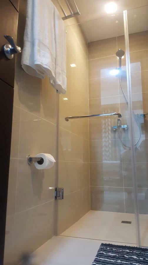 101 Newport Condo C2 マニラ市 エクステリア 写真