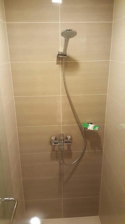 101 Newport Condo C2 マニラ市 エクステリア 写真